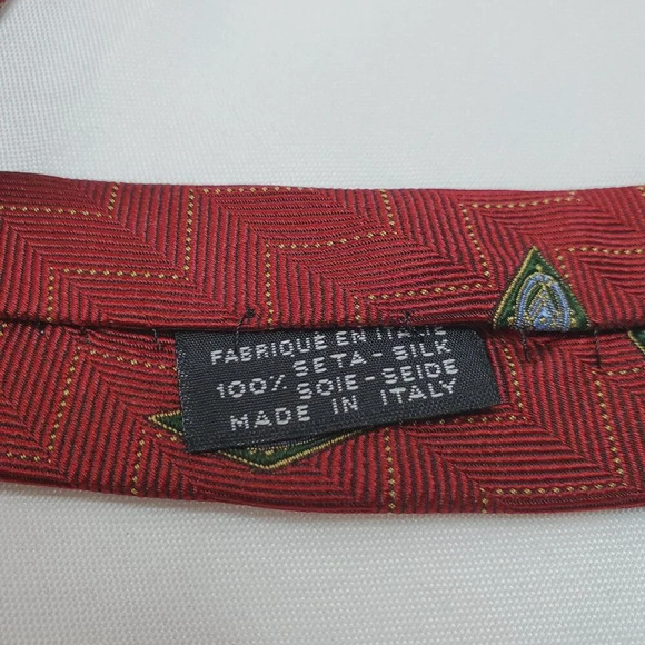 Vintage Chanel Paris Red Silk Mens Tie With Chevron & Diamond Pattern - Picture 7 of 7